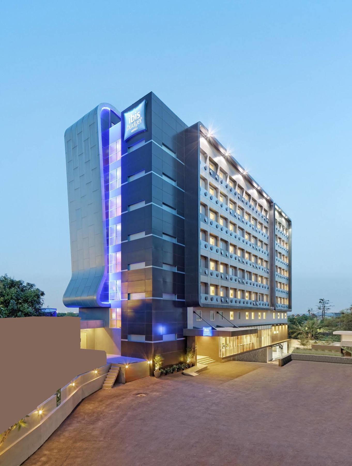 Ibis Budget Jakarta Airport Tangerang Exterior photo