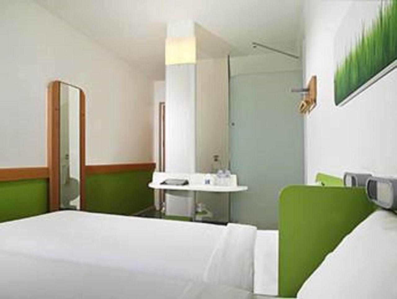 Ibis Budget Jakarta Airport Tangerang Exterior photo