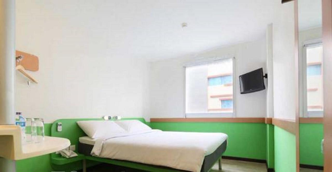 Ibis Budget Jakarta Airport Tangerang Exterior photo